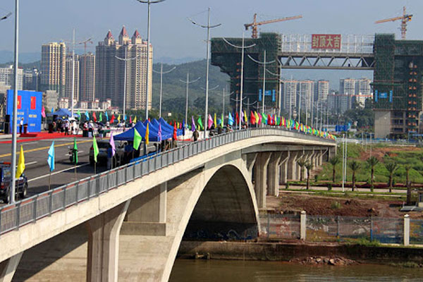 Cầu hữu nghị Bắc Luân